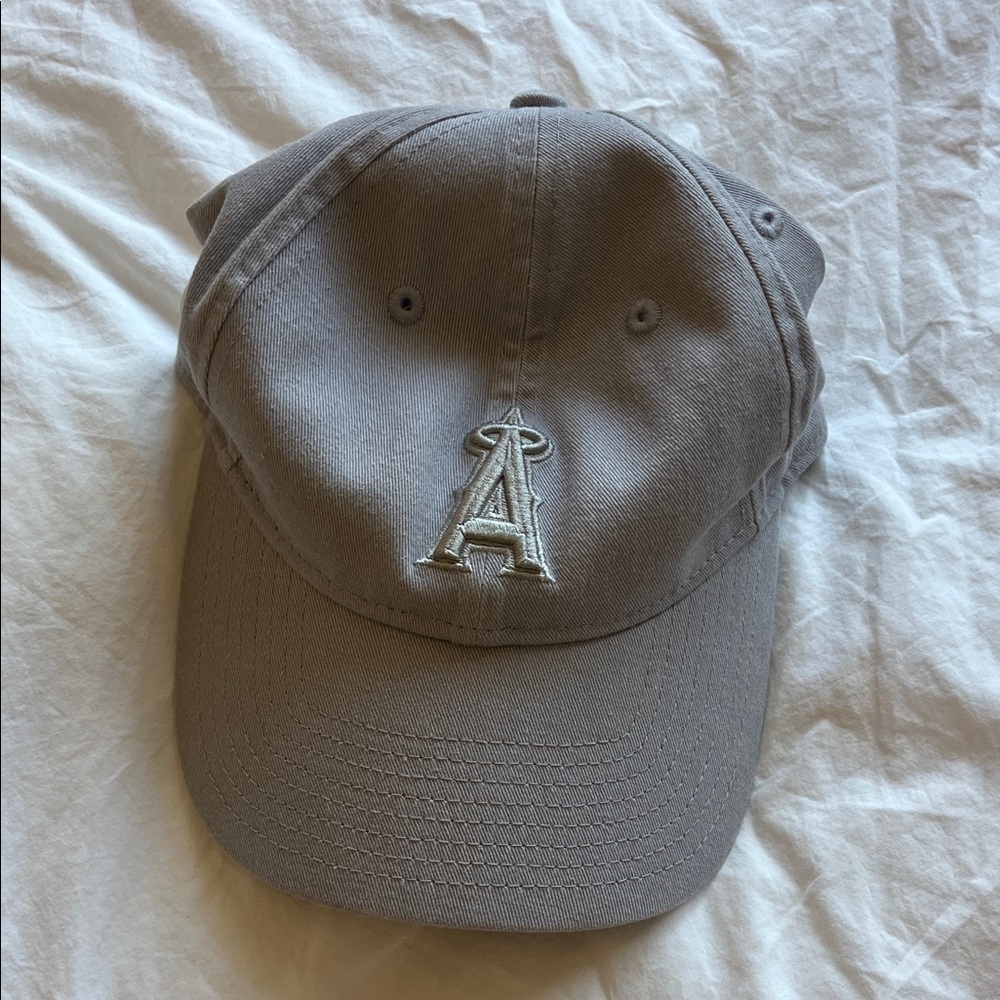 Women’s Gray Baseball Cap with LA Angels